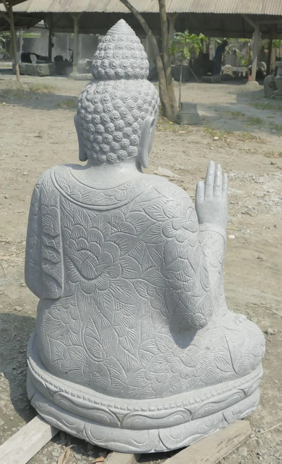  Product image 5 of the product “Seated Buddha with floral carving - Abhaya position. About 121 cm height. Natural stone (river stone), stonemasonry ”